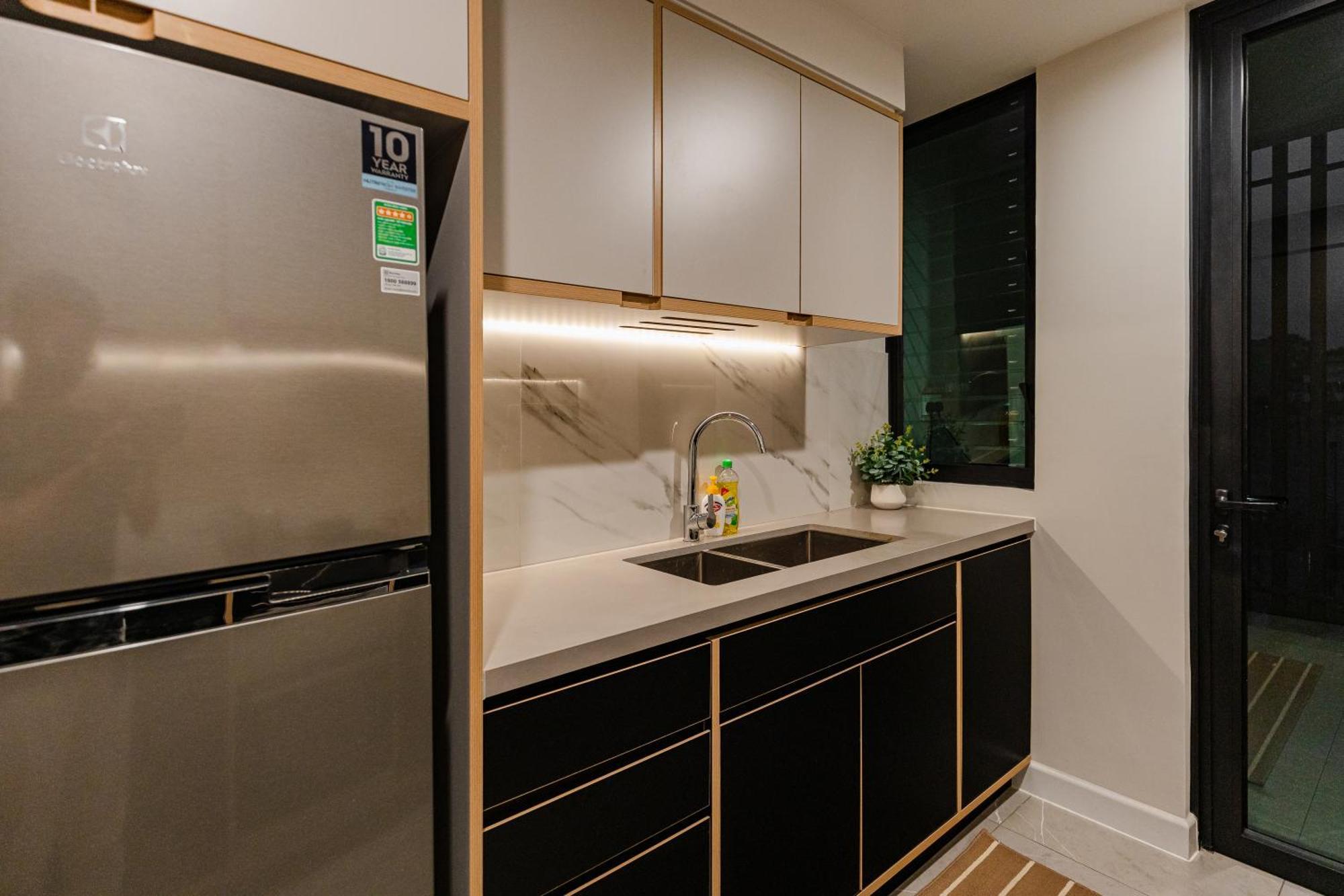 Luxury 2 Or 3Br Apartment In Dist 1 N Pool, Gym, Airport Pickup Хошимін Екстер'єр фото