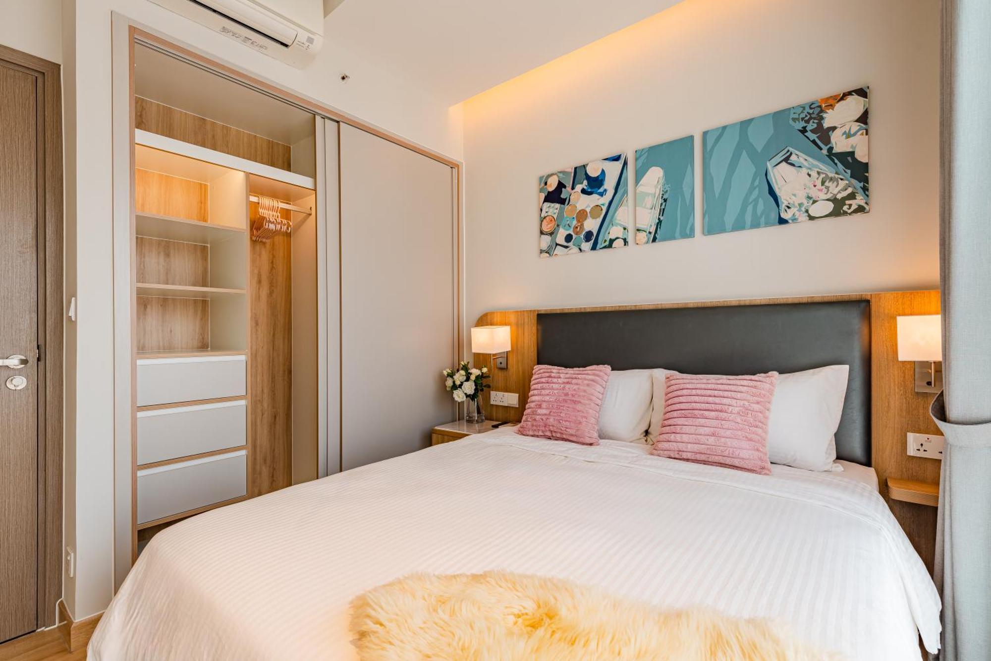 Luxury 2 Or 3Br Apartment In Dist 1 N Pool, Gym, Airport Pickup Хошимін Екстер'єр фото