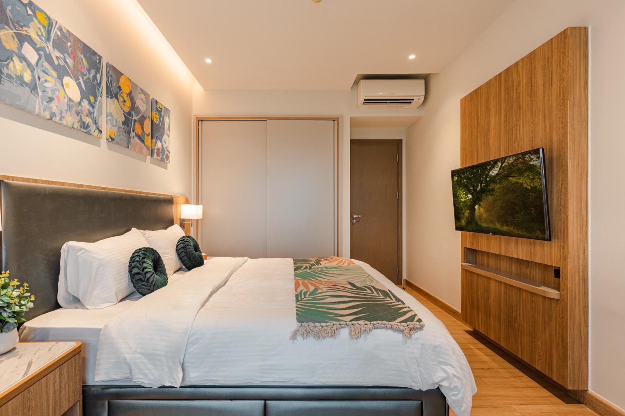 Luxury 2 Or 3Br Apartment In Dist 1 N Pool, Gym, Airport Pickup Хошимін Екстер'єр фото